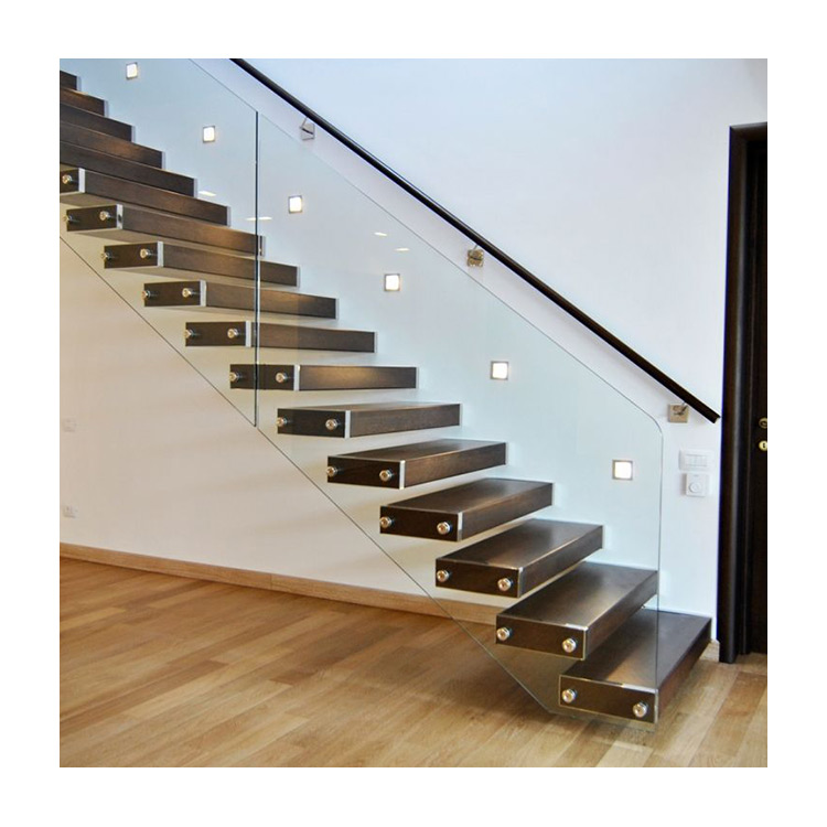 Frameloze klassieke zwevende trap met houten loopvlak
