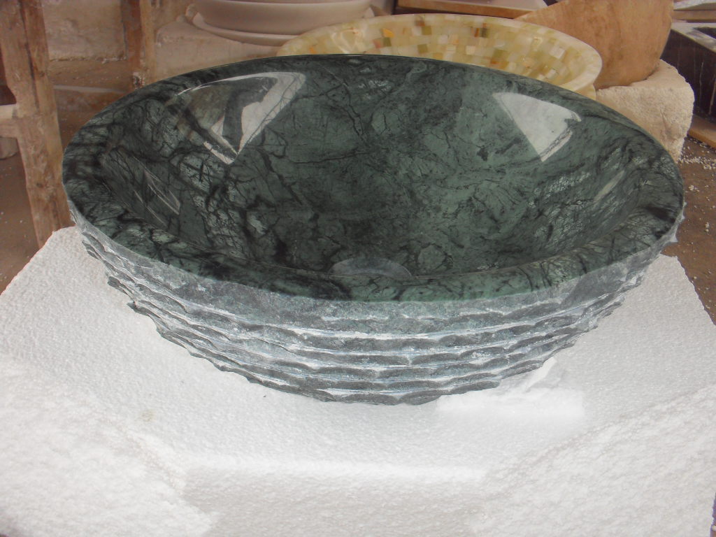 Groene marmeren gootsteen ronde vorm wastafel ruw oppervlak stenen gootsteen
