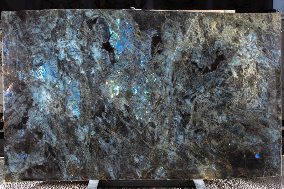 Labradoriet blauw graniet