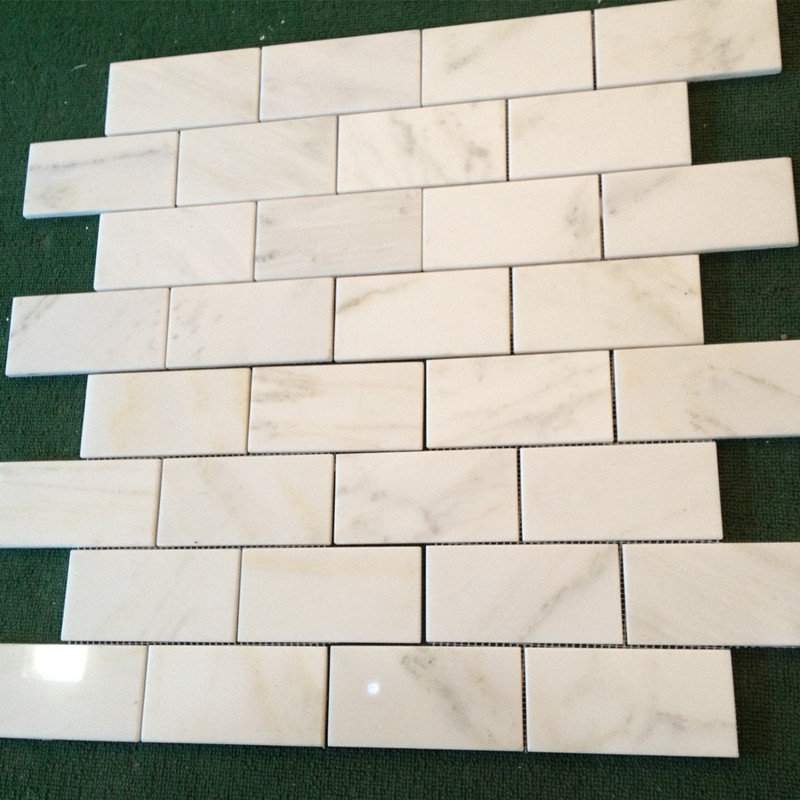 Witte horizontale rechthoekige marmeren mozaïektegels
